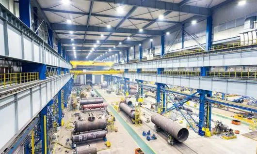 LED industribelysning i lokal med tillverkning