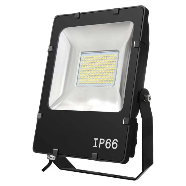 LEDstrålkastare 50W IP66 snett framifrån