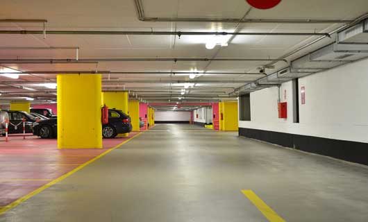 LED belysning i parkeringsgarage
